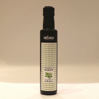 Olivenöl mit Basilikum